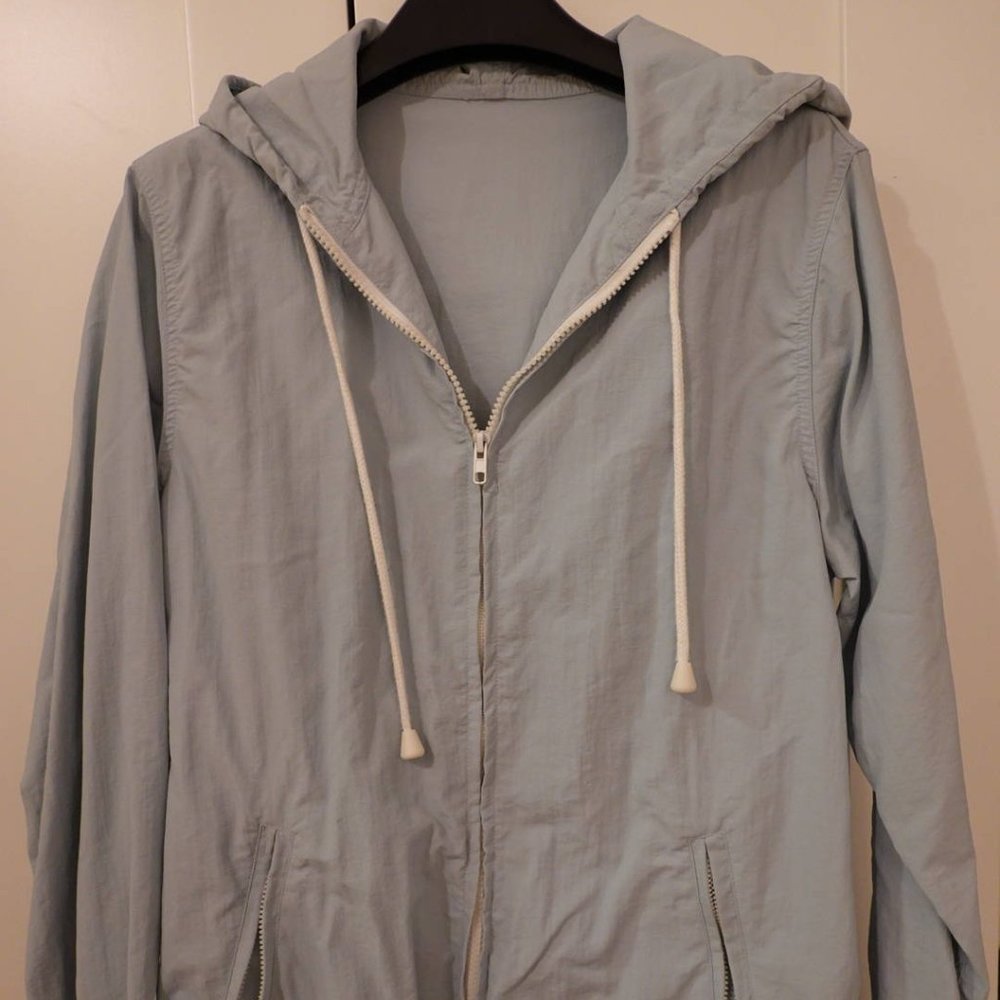 Brandy Melville - Cream blue zipped up hoodie